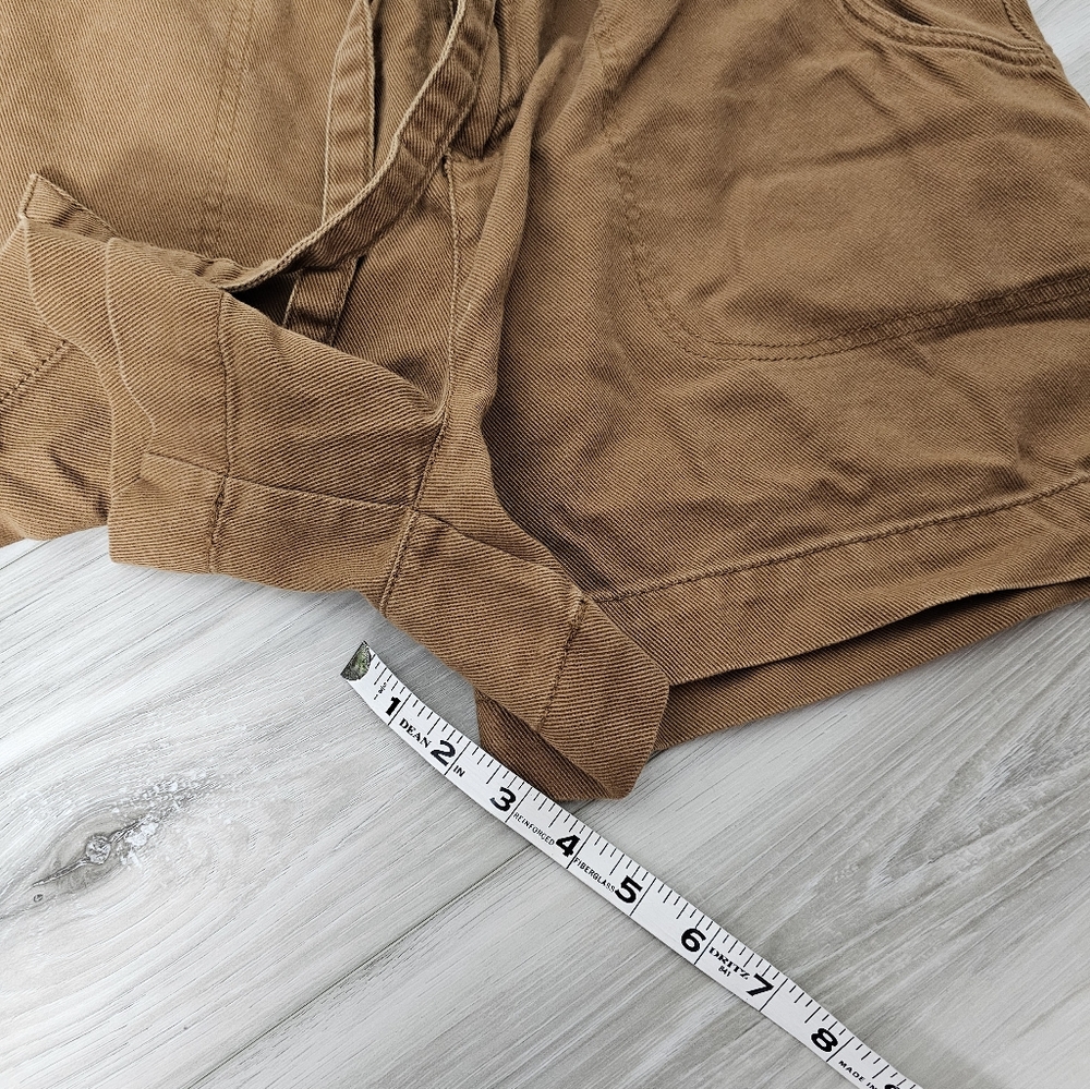 Old Navy Brown Women's Cargo Shorts - Picture 3 of 6